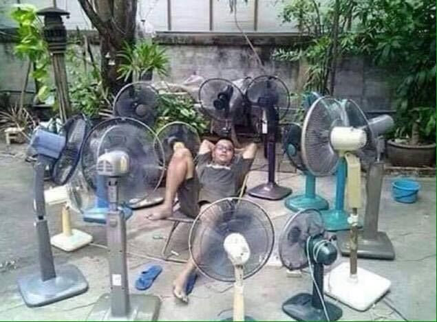 gambar lucu kipas angin saat cuaca panas